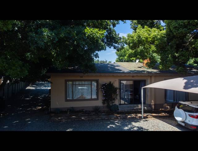 6 BEDROOM FREEHOLD FOR SALE IN HEIDELBERG CENTRAL